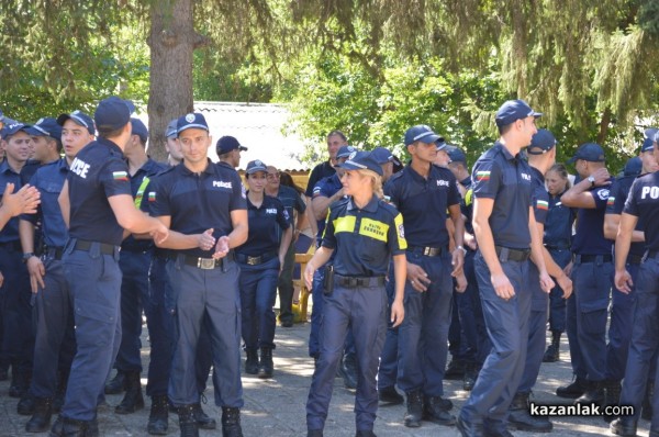 Към новите полицаи: Днес се разделяте с романтиката в МВР