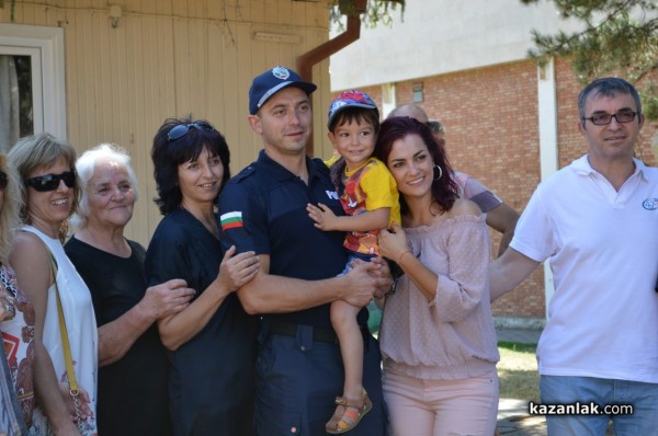 Към новите полицаи: Днес се разделяте с романтиката в МВР