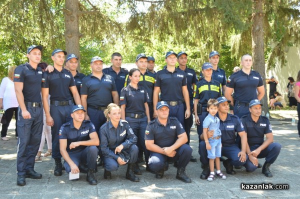 Към новите полицаи: Днес се разделяте с романтиката в МВР