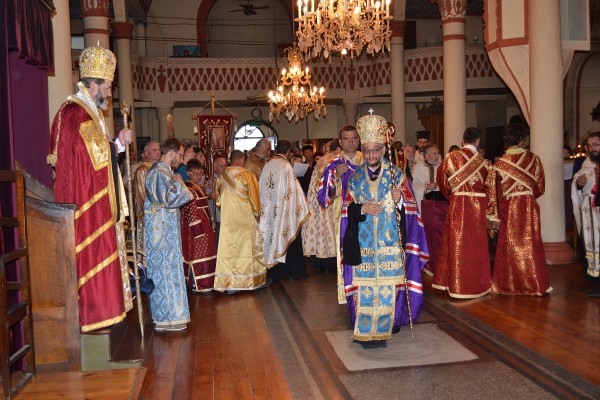 Казанлък посрещна мощите и иконата на Свети Николай Мирликийски Чудотворец