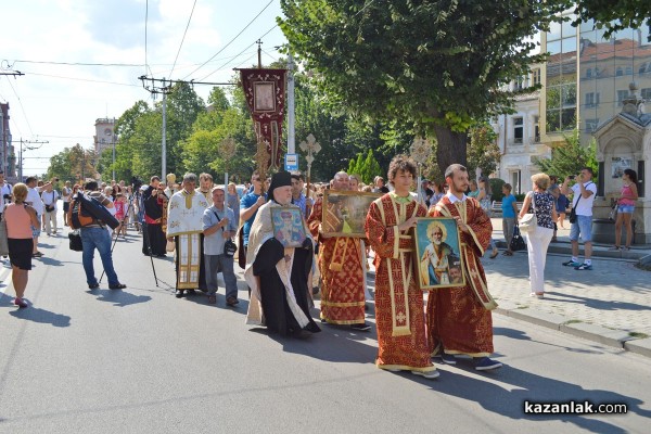 Литийно шествие и посрещане на мощите на Свети Николай Мирликийски Чудотворец