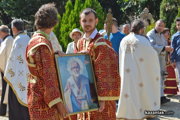 Литийно шествие и посрещане на мощите на Свети Николай Мирликийски Чудотворец