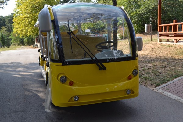 Влакчетата за туристически разходки завъртат колела