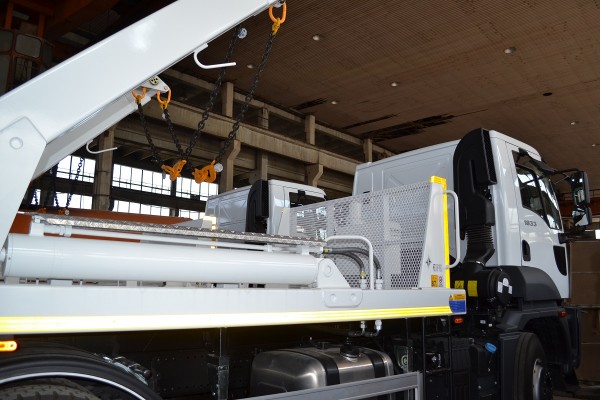 Общинското предприятие по чистота закупи 4 нови камиона 