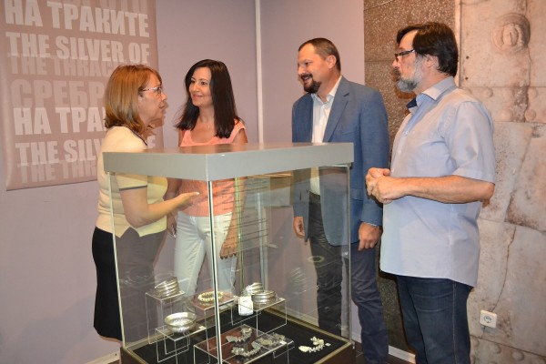 2 нови изложби за Тракийските празници в ИМ“Искра“