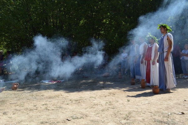 „Поход на мълчанието“ до древнотракийското светилище Мегалита над Бузовград