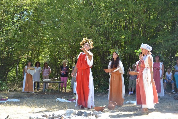 „Поход на мълчанието“ до древнотракийското светилище Мегалита над Бузовград