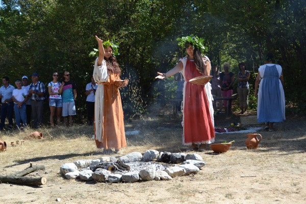 „Поход на мълчанието“ до древнотракийското светилище Мегалита над Бузовград