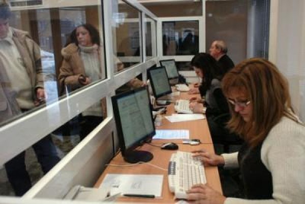 Звената на КАТ за регистрация на автомобили няма да работят след 16:00 ч. днес / Новини от Казанлък