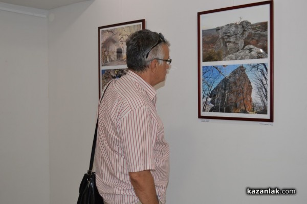 Мистериите на тракийските светилища разгадават мистериални туристи от Казанлък