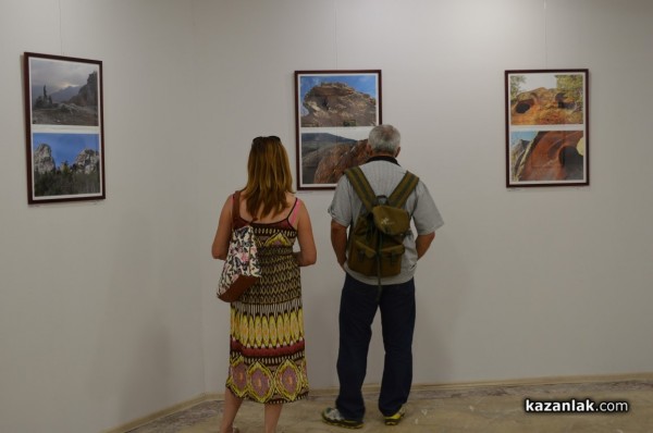 Мистериите на тракийските светилища разгадават мистериални туристи от Казанлък