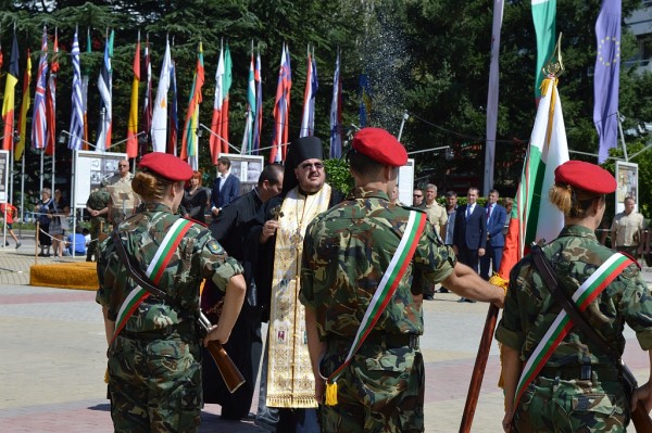 В Казанлък бе посрещнат 33-ят контингент от Въоръжените сили на България, част от мисията на НАТО „Решителна подкрепа”