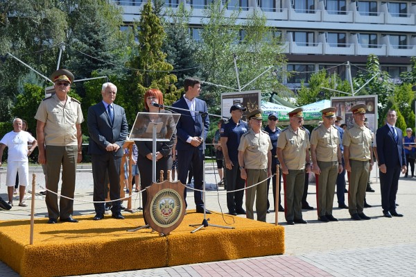 В Казанлък бе посрещнат 33-ят контингент от Въоръжените сили на България, част от мисията на НАТО „Решителна подкрепа”
