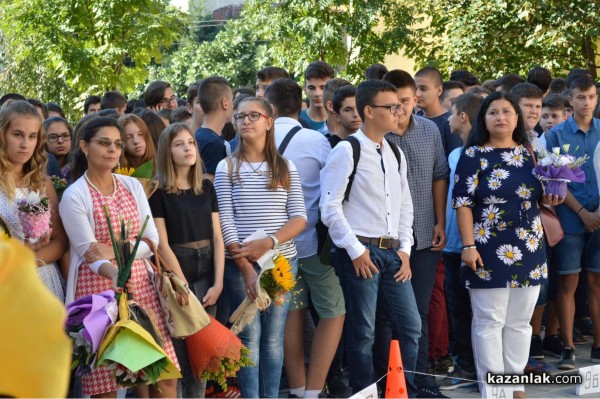 Първенецът на училищата в областта ППМГ “Н. Обрешков“ посрещна своите 700 гимназисти
