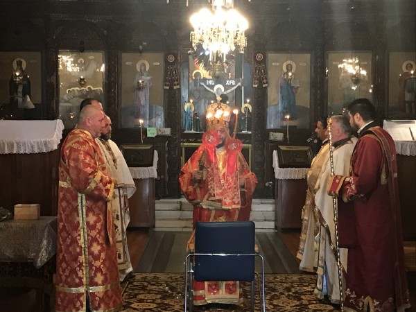 Митрополит Киприан служи в Казанлък на днешния празник