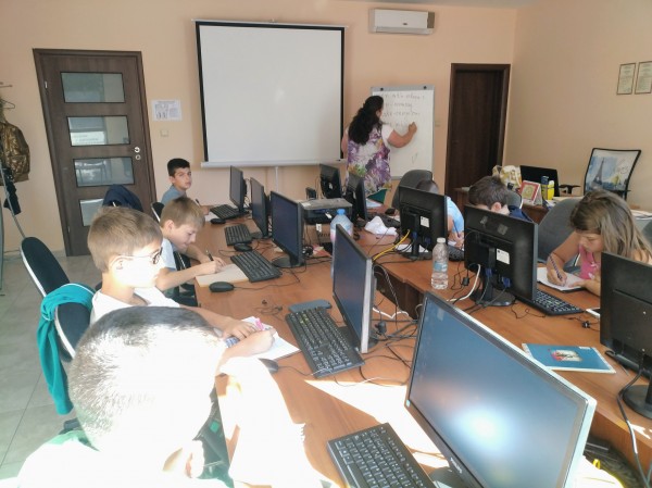 ИКТ Център с нови предложения за децата за учебната 2017 - Легороботика, ИТ програмиране, Английски език