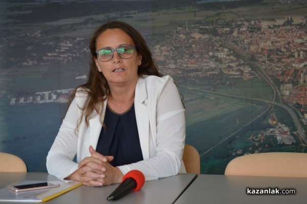 Председателят на БСК ще санира казанлъшкия ромски блок „Кармен“