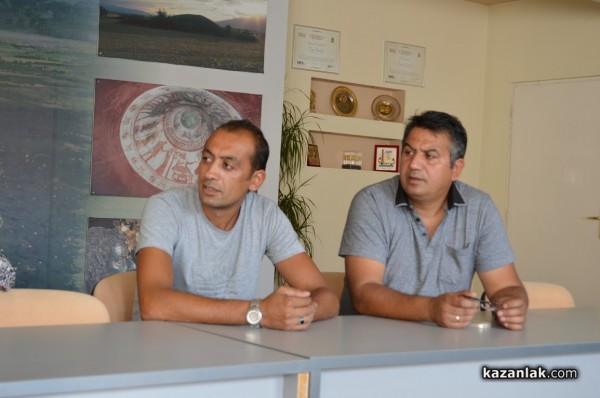 Председателят на БСК ще санира казанлъшкия ромски блок „Кармен“