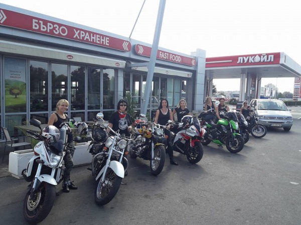 Казанлък бе домакин на втората национална среща „ЖЕНИ НА МОТОРИ”