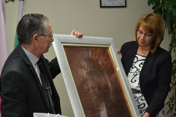 Исторически момент на братство и искреност между Казанлък и алжирския Блида