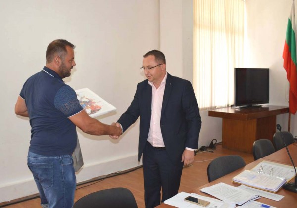 Дечко Овчаров бе удостоен със званието Почетен гражданин на град Павел баня