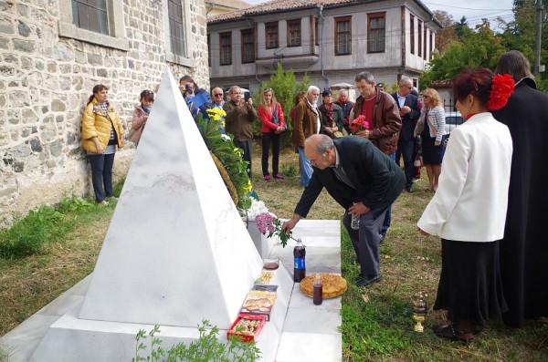 Комисията по досиетата трябва да продължи, заявиха в Габарево Антон Тодоров и Спас Гърневски