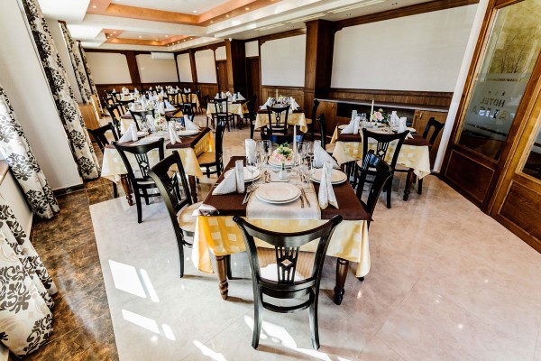 Запознайте се с вкуса на Русия в най-новия Хотел-ресторант „Алиса“ в Павел баня