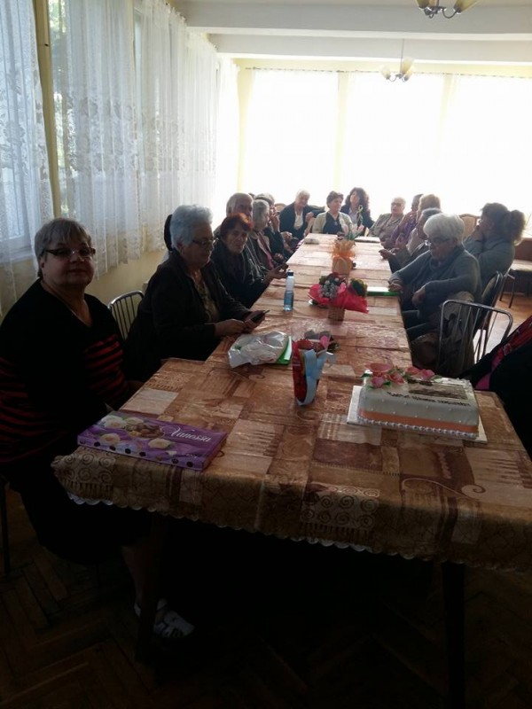 Още в началото на октомври читалищните колективи в с. Енина се изявиха