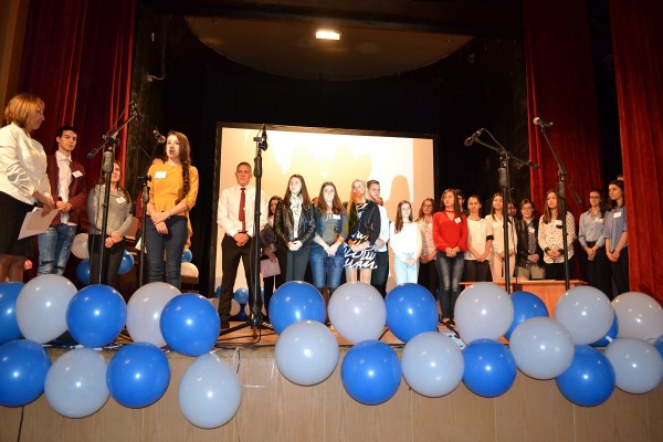 Награди, подаръци и много усмивки за Деня на общината в Казанлък