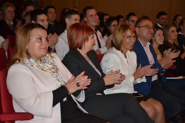 Награди, подаръци и много усмивки за Деня на общината в Казанлък