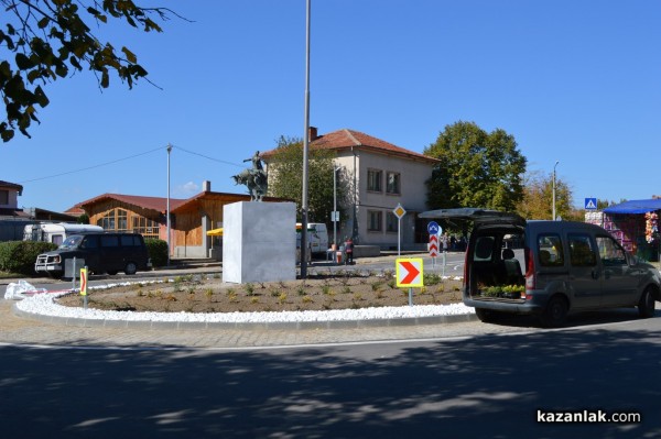 В Енина откриват нов паметник и кръгово на Празничния Петковден