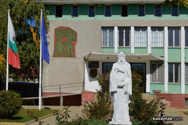 В Енина откриват нов паметник и кръгово на Празничния Петковден