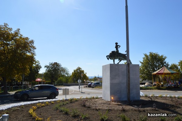 В Енина откриват нов паметник и кръгово на Празничния Петковден
