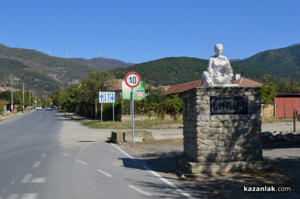В Енина откриват нов паметник и кръгово на Празничния Петковден