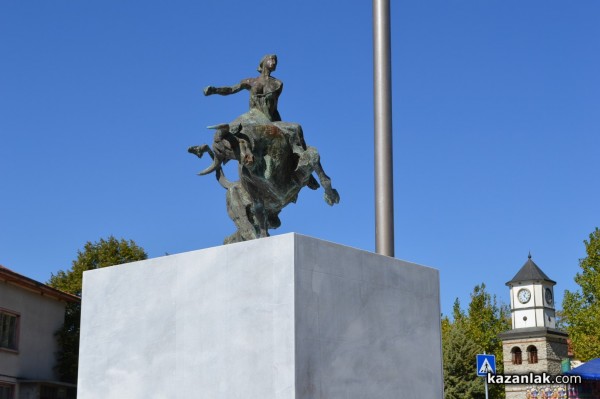 В Енина откриват нов паметник и кръгово на Празничния Петковден