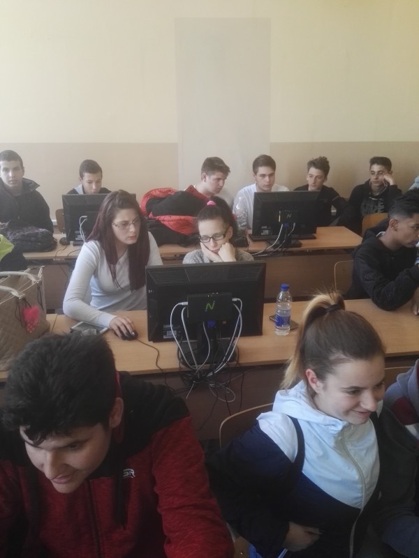 „Запознайте се и програмирайте успеха“ в ПГ ”Иван Хаджиенов”