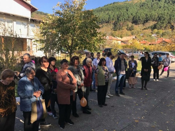 Митрополит Киприан служи в Горно Изворово