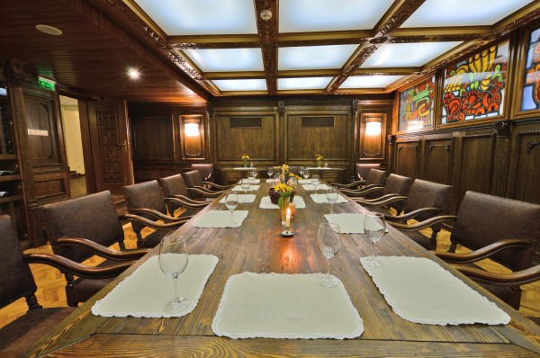 Цветове и вкусове на Есента галят сетивата в Хотел-ресторант „Еделвайс“ на Бузлуджа / Новини от Казанлък