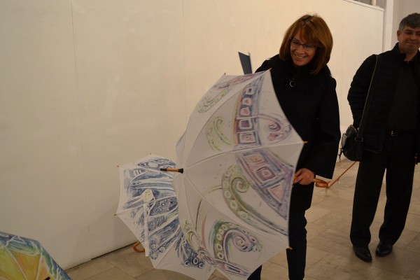 Щастливата Ваня Запрянова празнува с много приятели