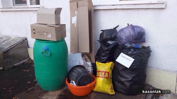 Децата от “Мечо Пух“ се учат да пазят природата като събраха десетки килограми отпадъци за рециклиране