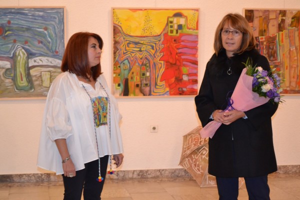 Щастливата Ваня Запрянова празнува с много приятели