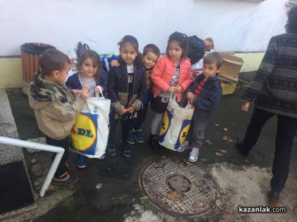 Децата от “Мечо Пух“ се учат да пазят природата като събраха десетки килограми отпадъци за рециклиране