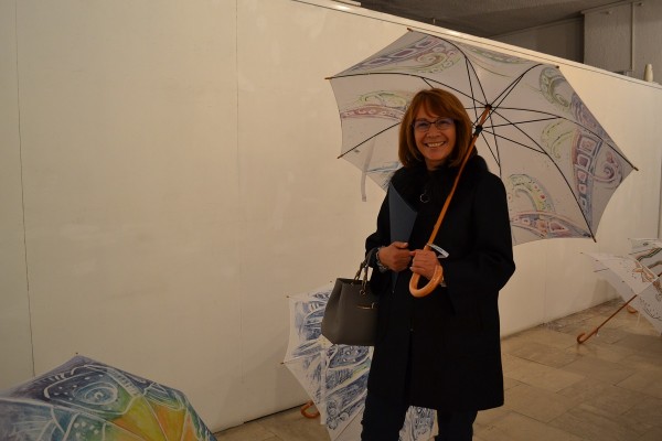 Щастливата Ваня Запрянова празнува с много приятели