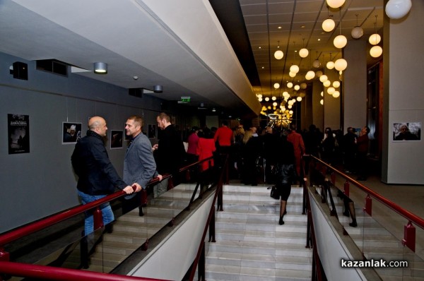 Силна премиера на филма „Дамасцена“ изправи на крака 500 зрители снощи