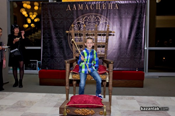 Силна премиера на филма „Дамасцена“ изправи на крака 500 зрители снощи