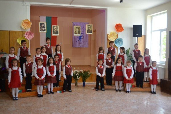 В Деня на будителите обновената ДГ №3“Теменуга“ отвори врати