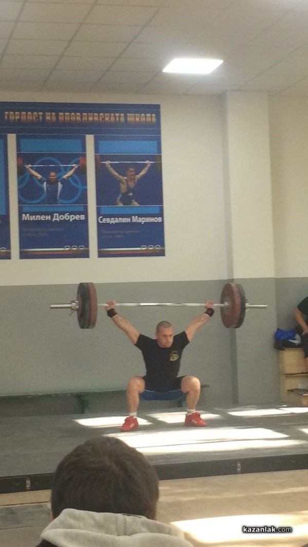 Казанлъчанинът Денис Юзекчиев взе сребърния медал на щанги в Републиканското първенство