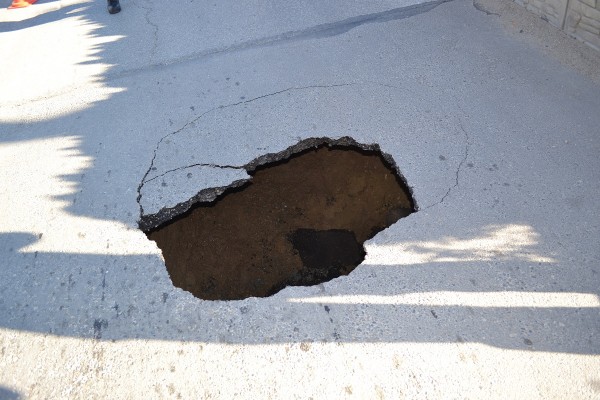 Временно се затваря част от кръстовището на бул.“Ал. Батенберг“ до ЛИДЛ към центъра в Казанлък