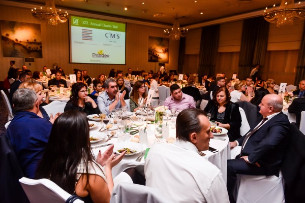 83 000 лв. за деца от Казанлък и Кюстендил събра на благотворителен бал фондация „Сийдър”