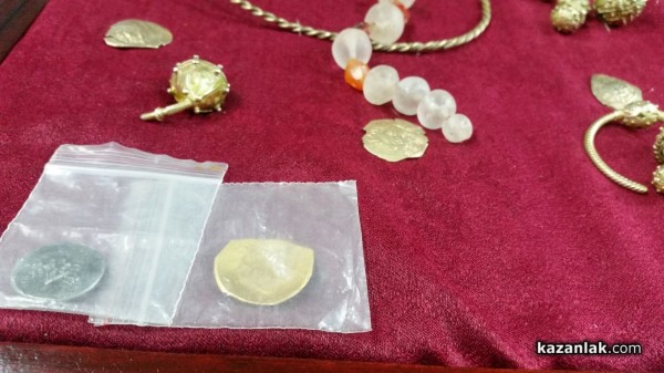 Средновековно златно съкровище бе открито днес при спец акция на полицията в Казанлък